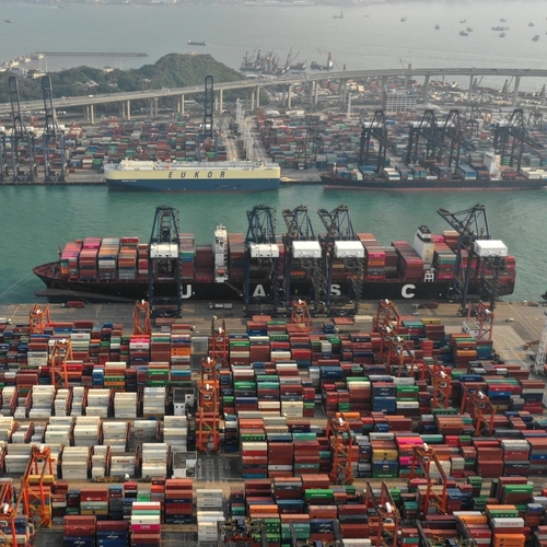 Гонконг ужесточает правила смены экипажей