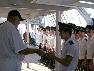 Учебный парусник Росморпорта «Херсонес» принял на борт новых курсантов